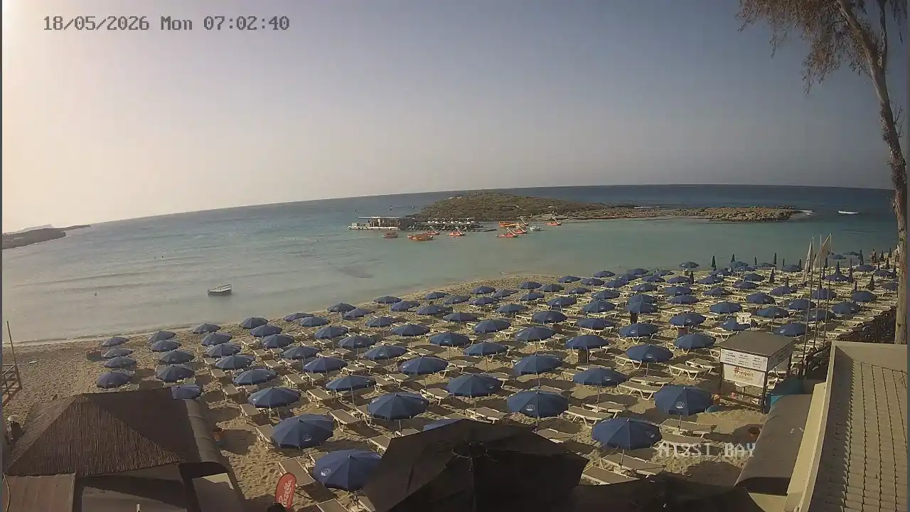 Webcam snapshot from :city — May 18, 2026 05:00