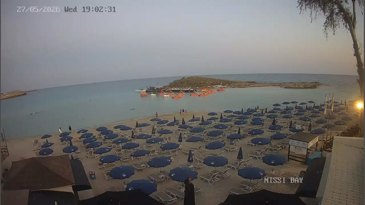 Webcam snapshot from :city — May 27, 2026 17:00