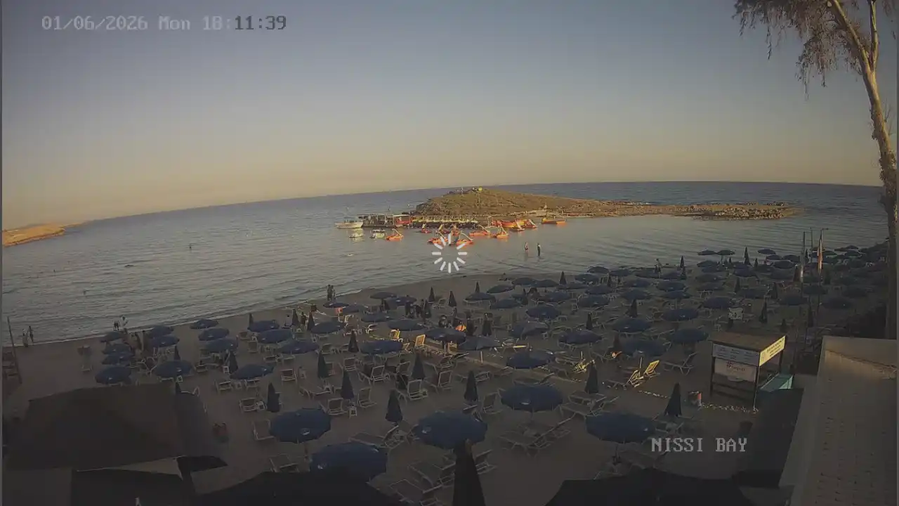 Webcam snapshot from :city — June 1, 2026 17:00