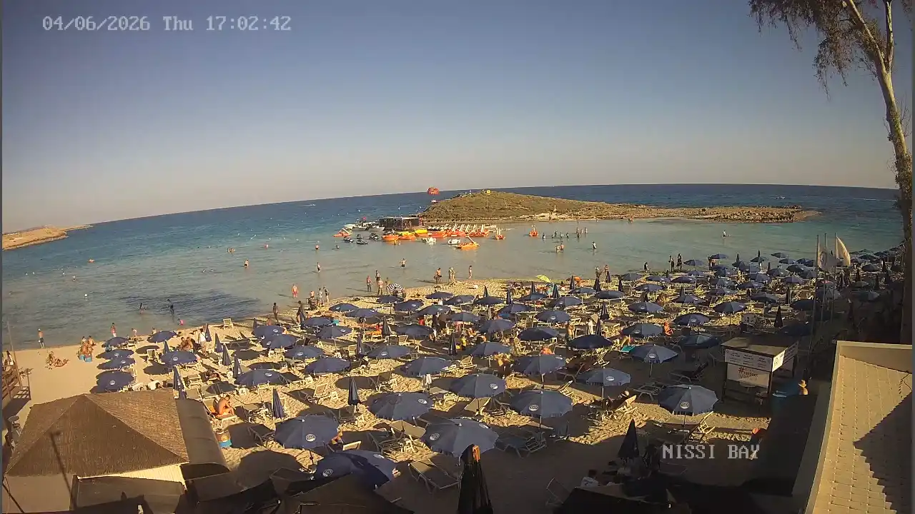 Webcam snapshot from :city — June 4, 2026 15:00