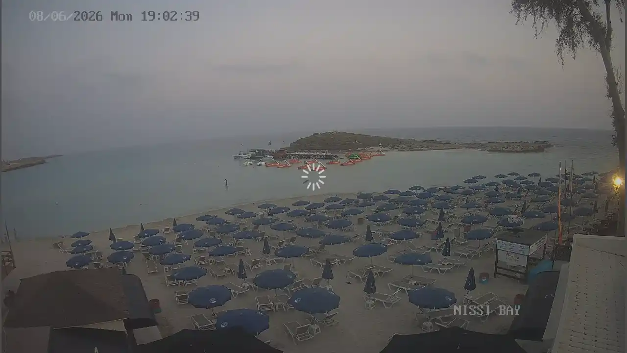 Webcam snapshot from :city — June 8, 2026 17:00