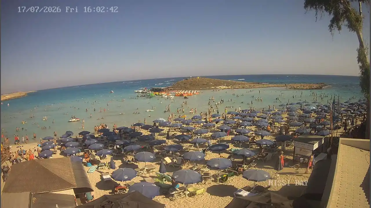 Webcam snapshot from :city — July 17, 2026 14:00