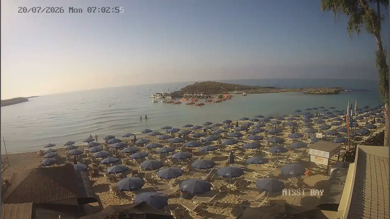 Webcam snapshot from :city — July 20, 2026 05:00