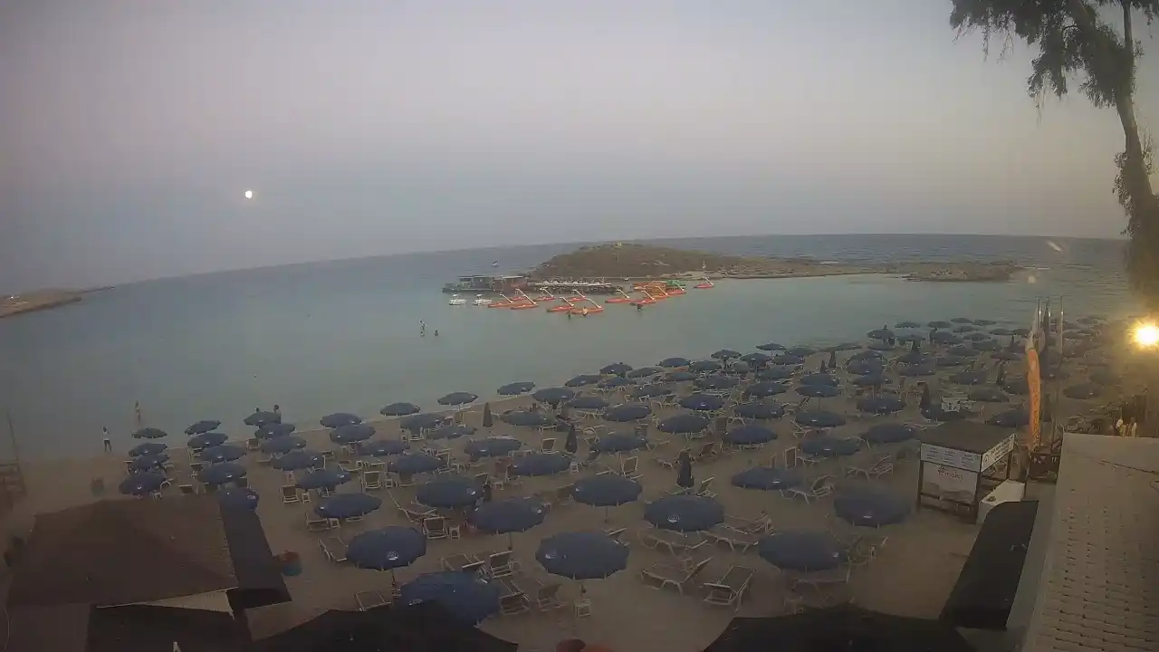 Webcam snapshot from :city — July 28, 2026 17:00