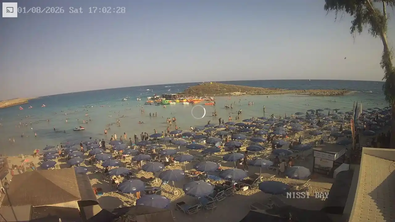 Webcam snapshot from :city — August 1, 2026 15:00