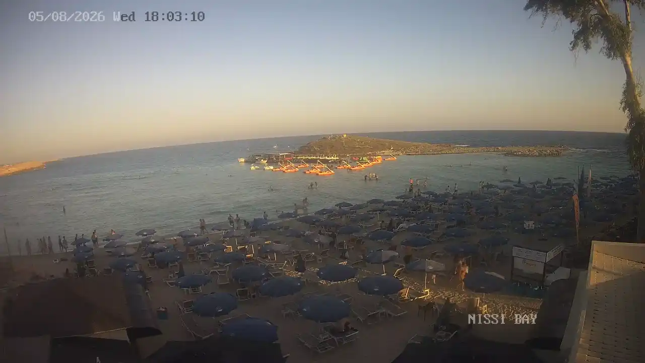 Webcam snapshot from :city — August 5, 2026 16:00