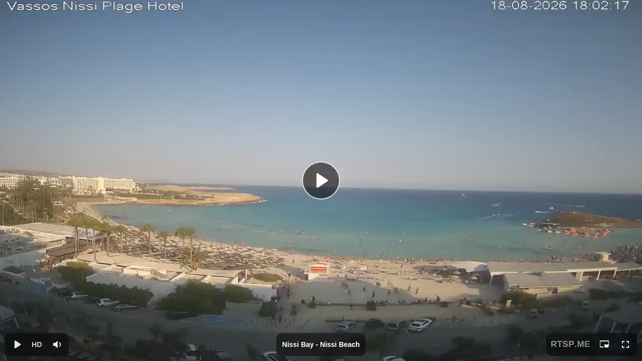 Webcam snapshot from :city — August 18, 2026 15:00