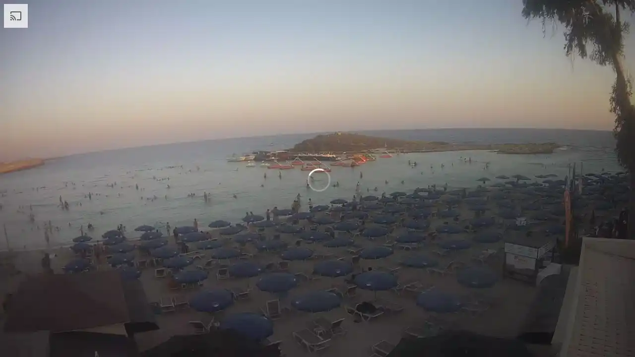 Webcam snapshot from :city — August 22, 2026 16:00